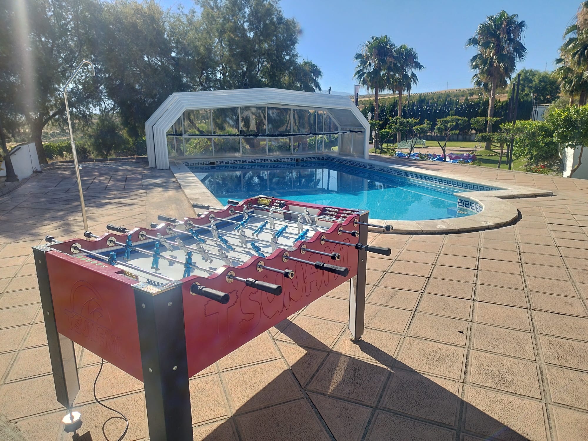 Alquiler de futbolines y máquinas recreativas en Granada - montaje y transporte incluidos